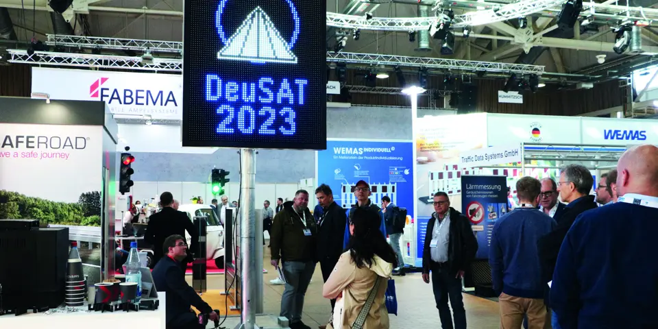 Saferoad-Team verabschiedet sich auf dem 10. Deutschen Straßenausstattertag 2023.